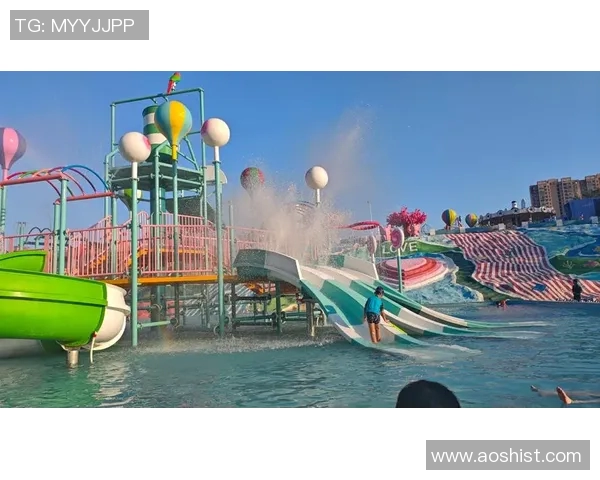 游泳明星带你畅游水世界：从训练到比赛的成长与挑战